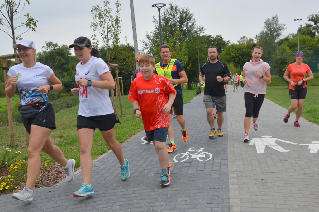 Parkrun w parku nad Zgłowiączką