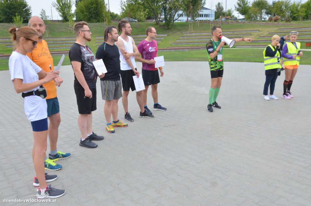Parkrun w parku nad Zgłowiączką