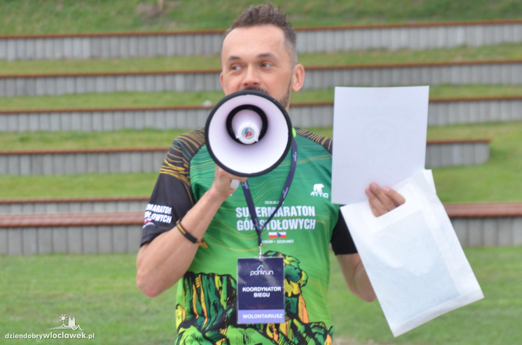 Parkrun w parku nad Zgłowiączką