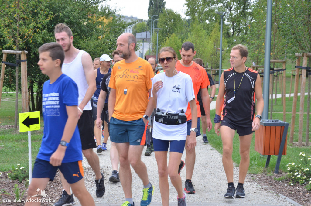 Parkrun w parku nad Zgłowiączką