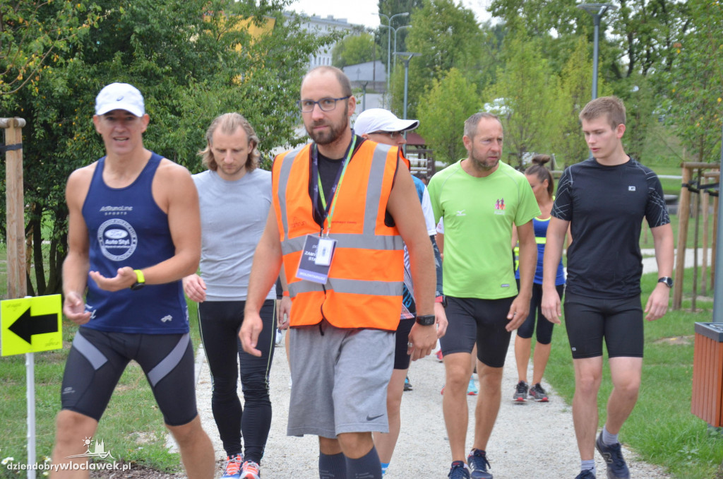 Parkrun w parku nad Zgłowiączką