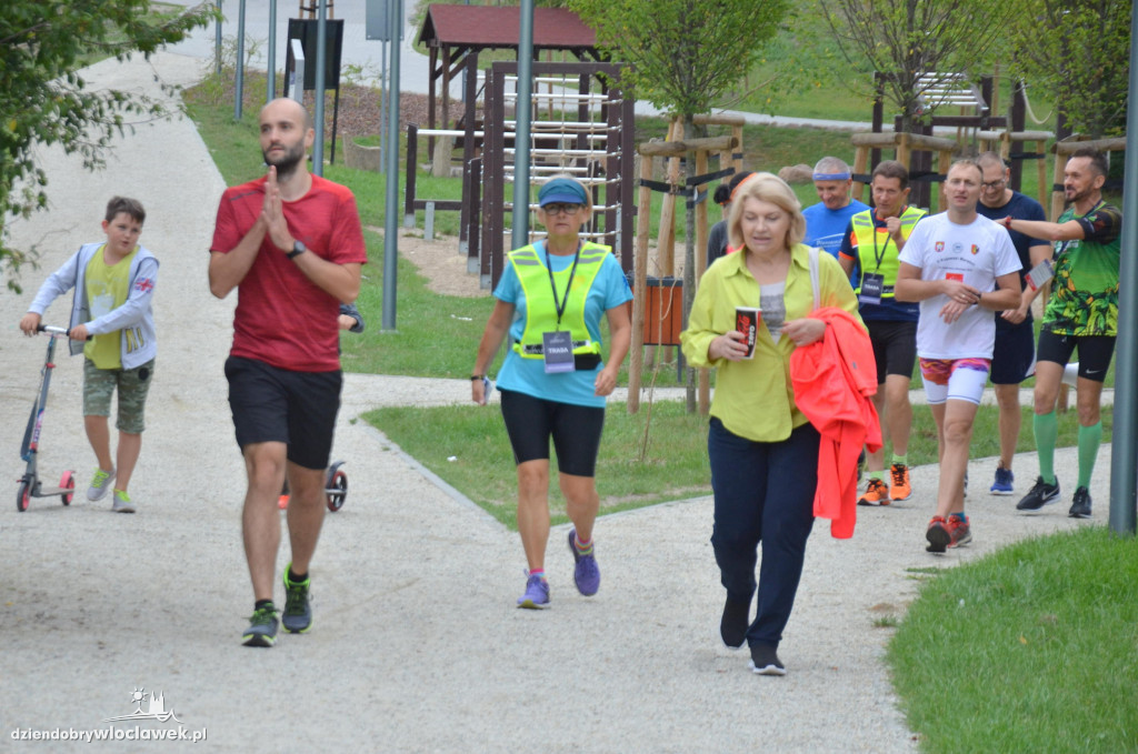 Parkrun w parku nad Zgłowiączką