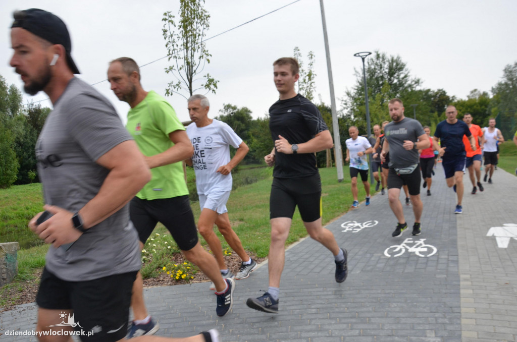 Parkrun w parku nad Zgłowiączką