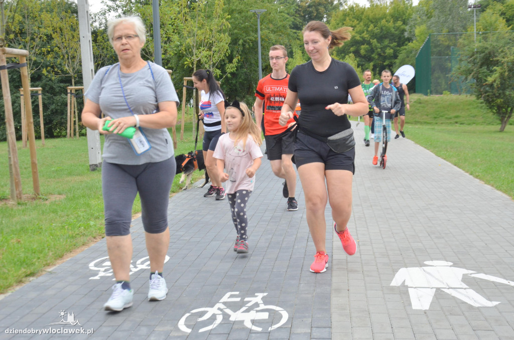 Parkrun w parku nad Zgłowiączką