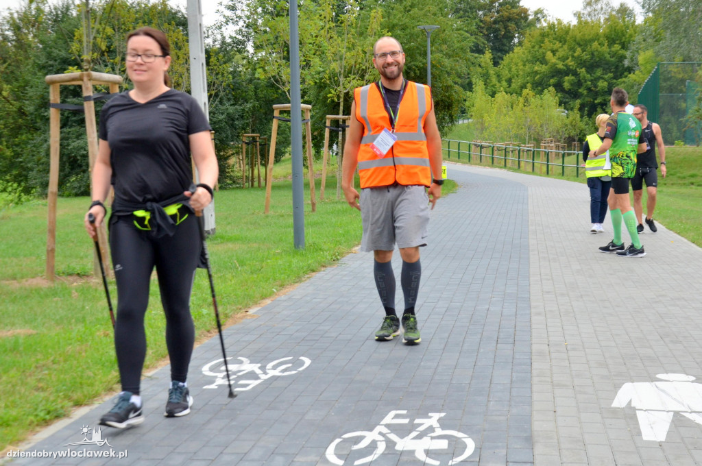 Parkrun w parku nad Zgłowiączką