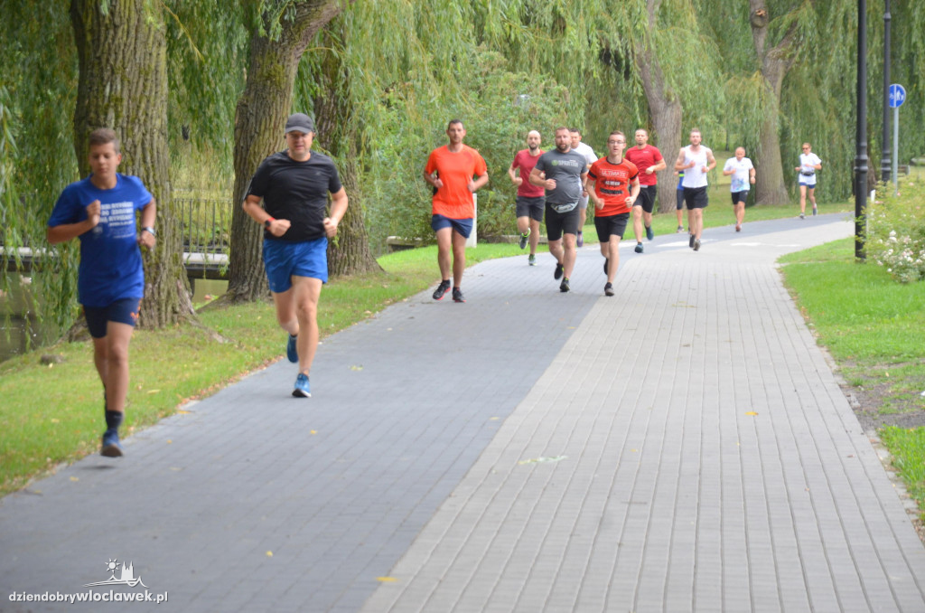 Parkrun w parku nad Zgłowiączką