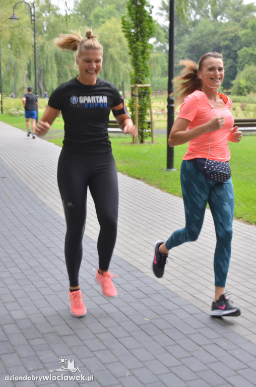 Parkrun w parku nad Zgłowiączką