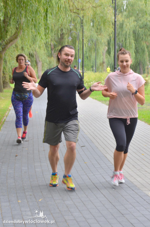 Parkrun w parku nad Zgłowiączką