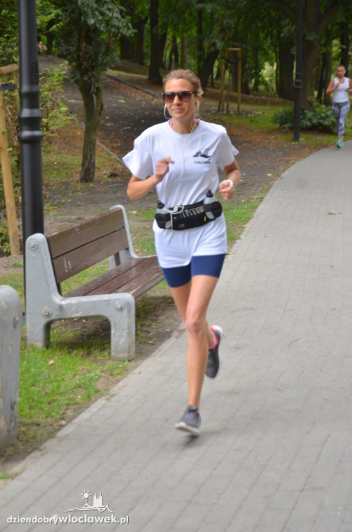 Parkrun w parku nad Zgłowiączką