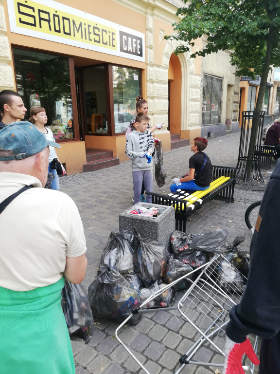 Posprzątali śródmiejskie podwórka