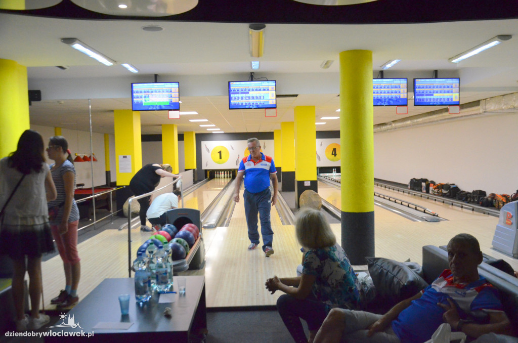 Rodzinne zawody bowlingowe
