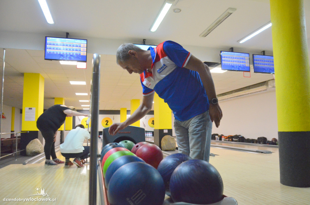 Rodzinne zawody bowlingowe