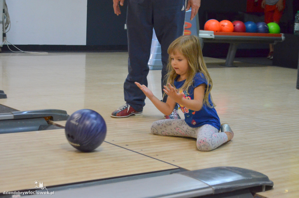 Rodzinne zawody bowlingowe