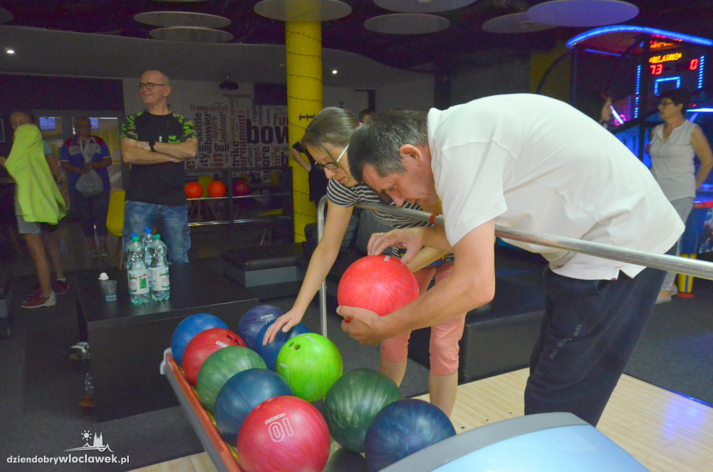 Rodzinne zawody bowlingowe