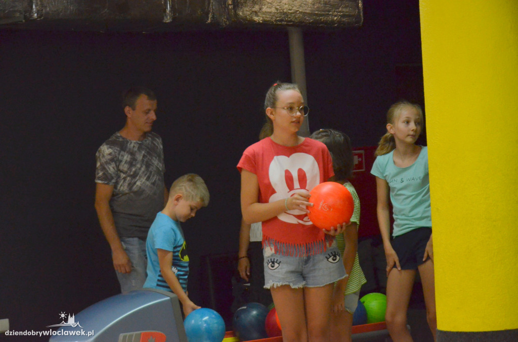 Rodzinne zawody bowlingowe