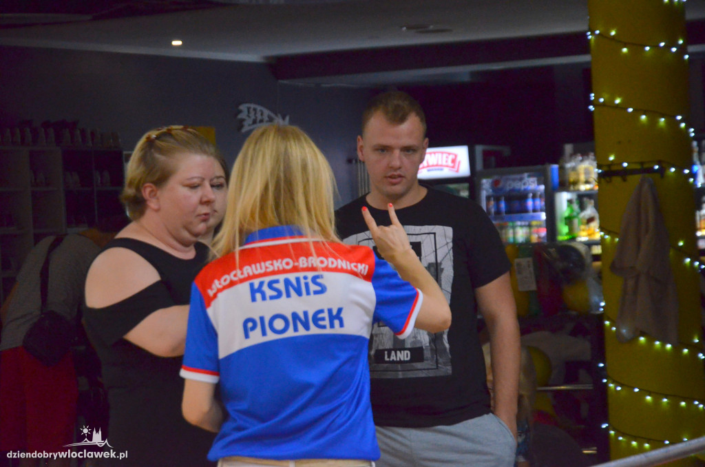 Rodzinne zawody bowlingowe