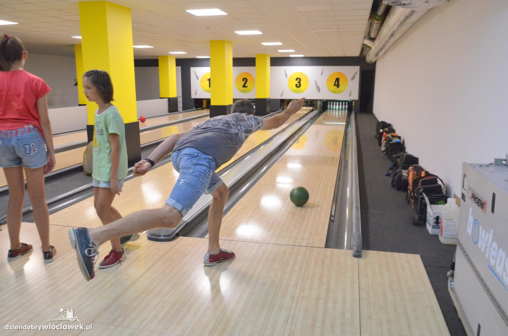 Rodzinne zawody bowlingowe