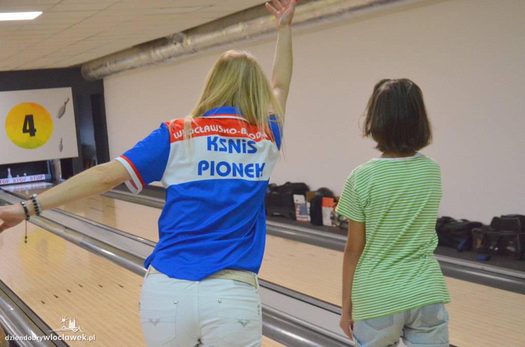 Rodzinne zawody bowlingowe