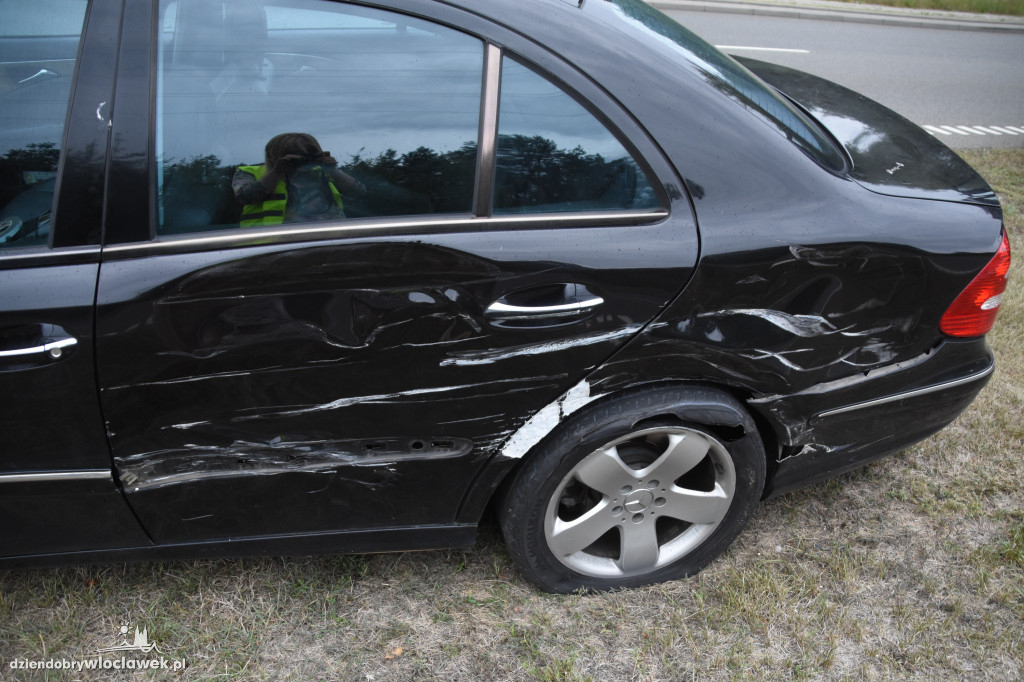 Kolizja ciężarówki i mercedesa