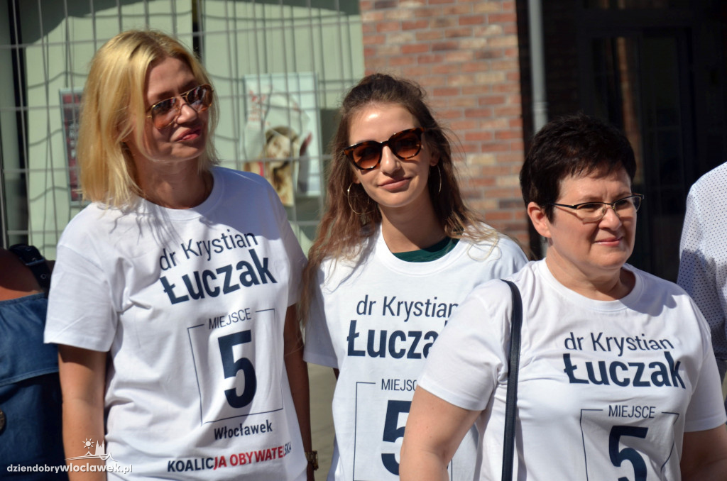 Krystian Łuczak zbierał podpisy mieszkańców
