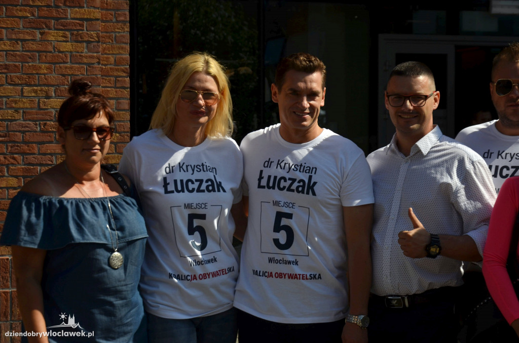 Krystian Łuczak zbierał podpisy mieszkańców