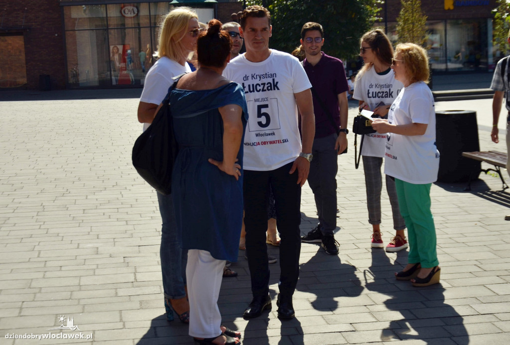 Krystian Łuczak zbierał podpisy mieszkańców
