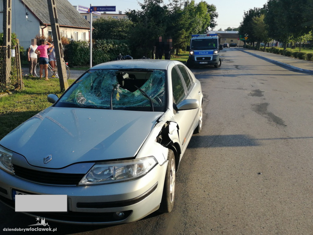 Motocyklista wbił się w szybę auta!