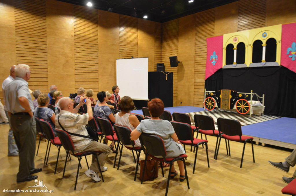 Spacerek do Teatru Impresaryjnego