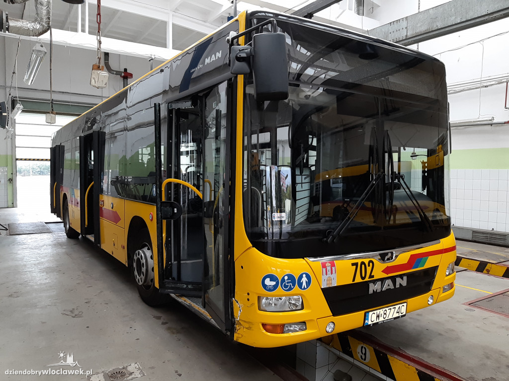 Vw uderzył w autobus na Południu