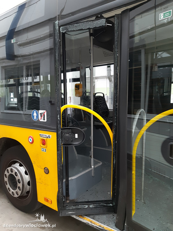 Vw uderzył w autobus na Południu