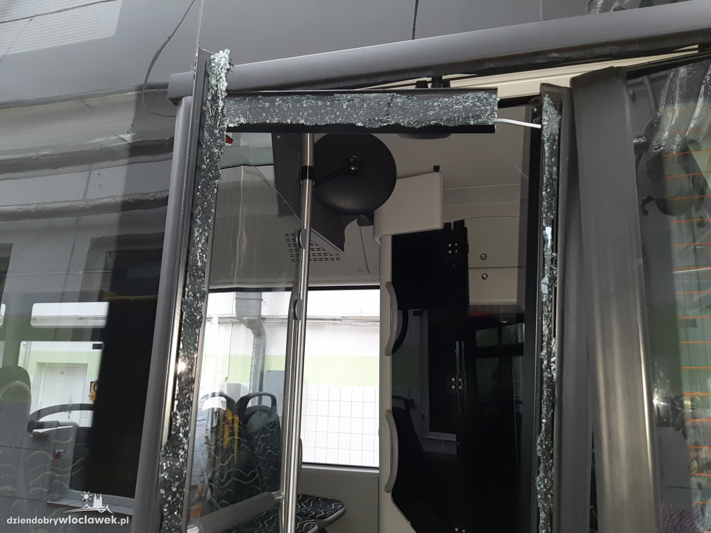 Vw uderzył w autobus na Południu