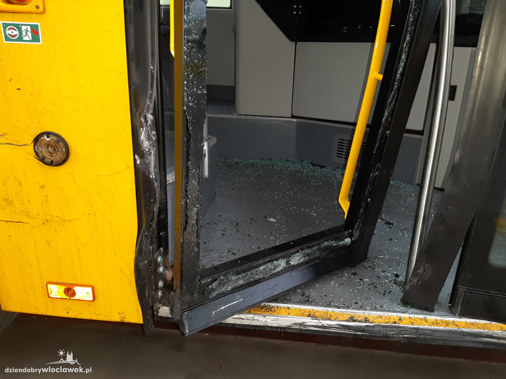 Vw uderzył w autobus na Południu