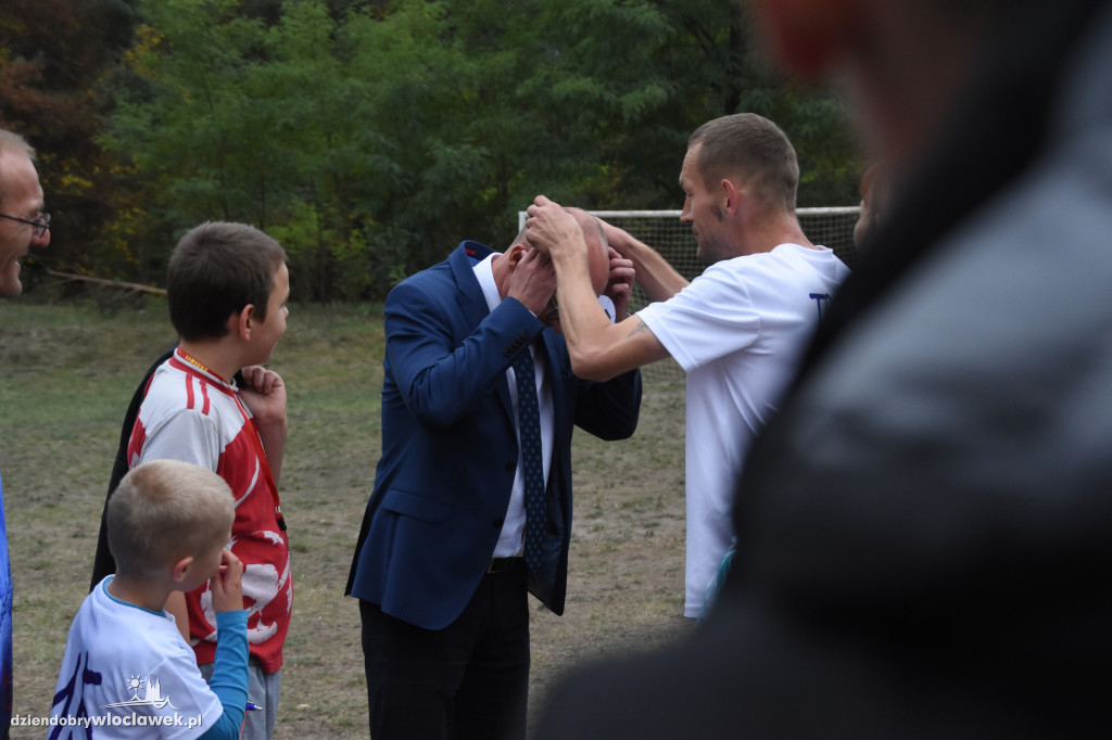 Strikes z Zakrętu pokonali rywali
