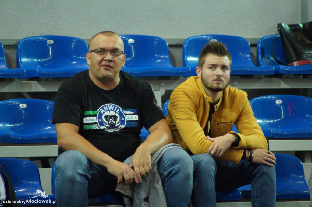 Kibice na meczu z Maccabi Tel Aviv