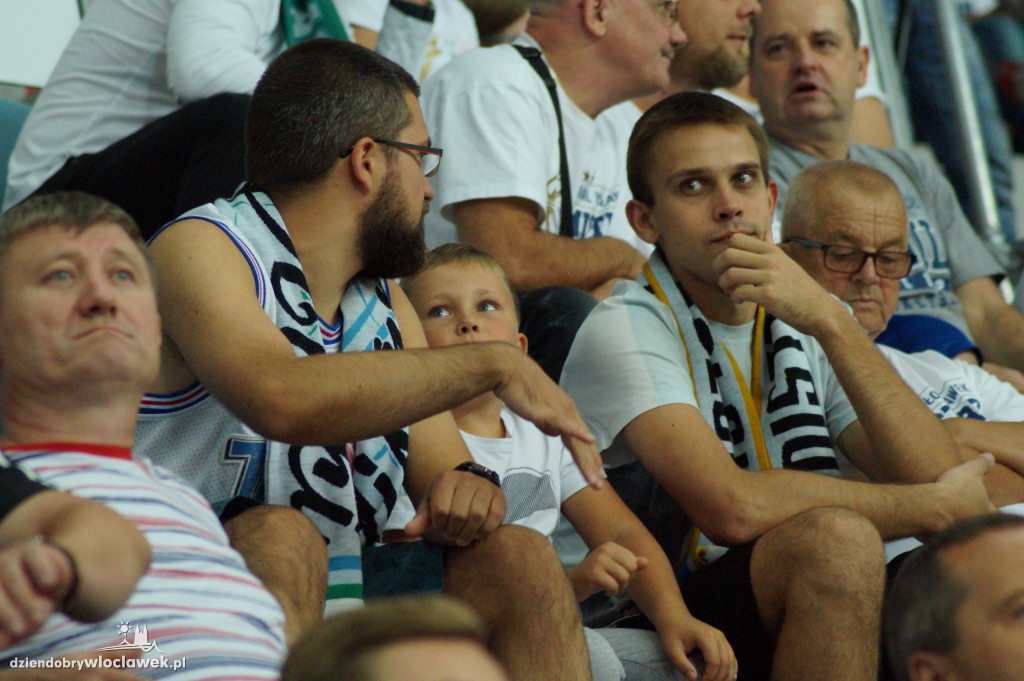 Kibice na meczu z Maccabi Tel Aviv