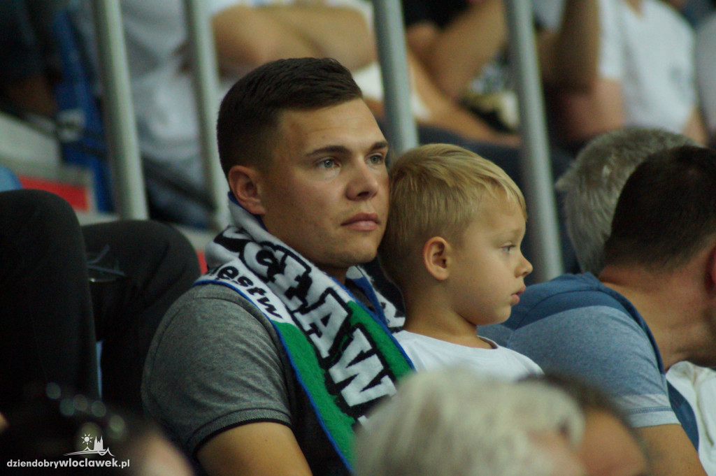 Kibice na meczu z Maccabi Tel Aviv