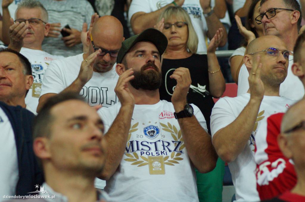 Kibice na meczu z Maccabi Tel Aviv