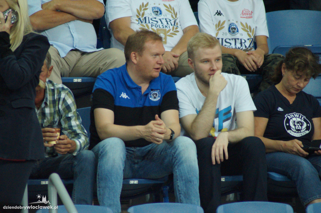 Kibice na meczu z Maccabi Tel Aviv