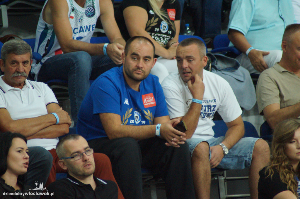 Kibice na meczu z Maccabi Tel Aviv