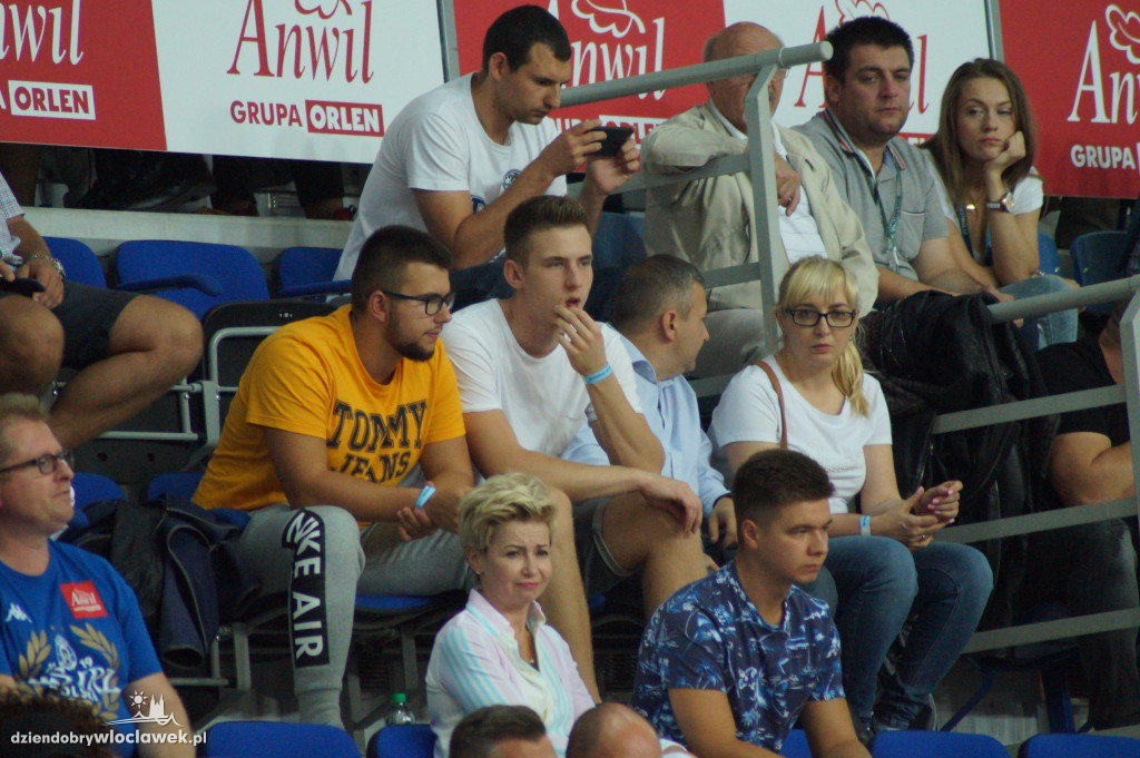 Kibice na meczu z Maccabi Tel Aviv