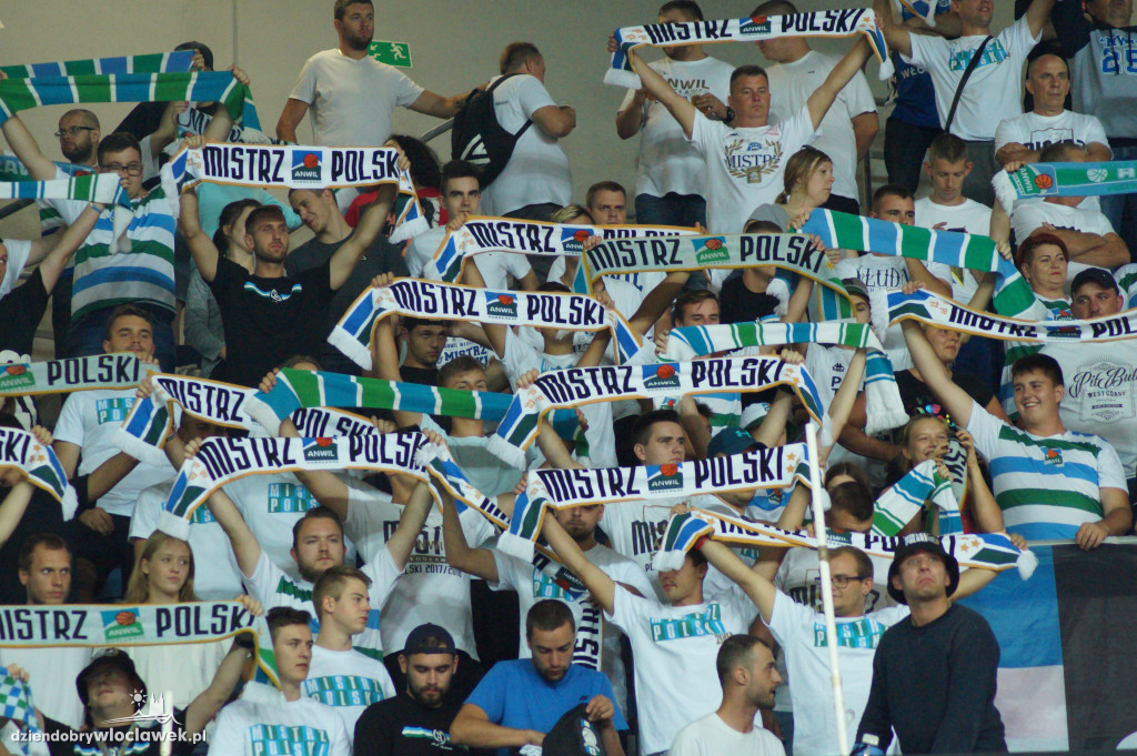 Kibice na meczu z Maccabi Tel Aviv
