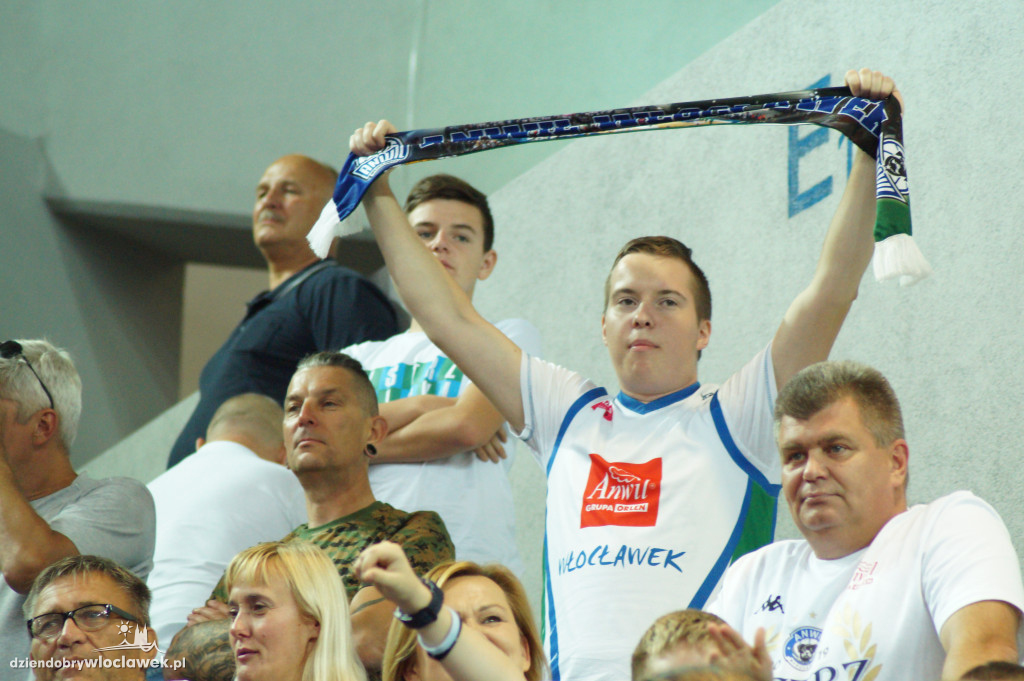 Kibice na meczu z Maccabi Tel Aviv