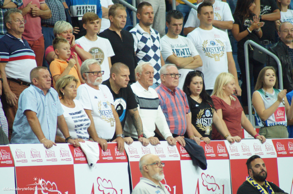 Kibice na meczu z Maccabi Tel Aviv