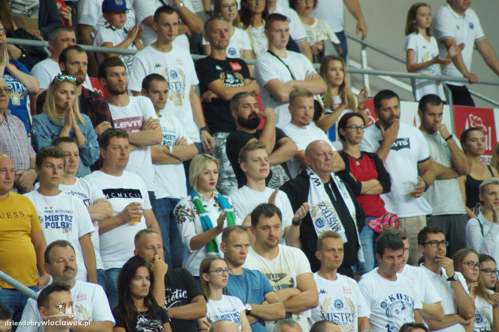 Kibice na meczu z Maccabi Tel Aviv