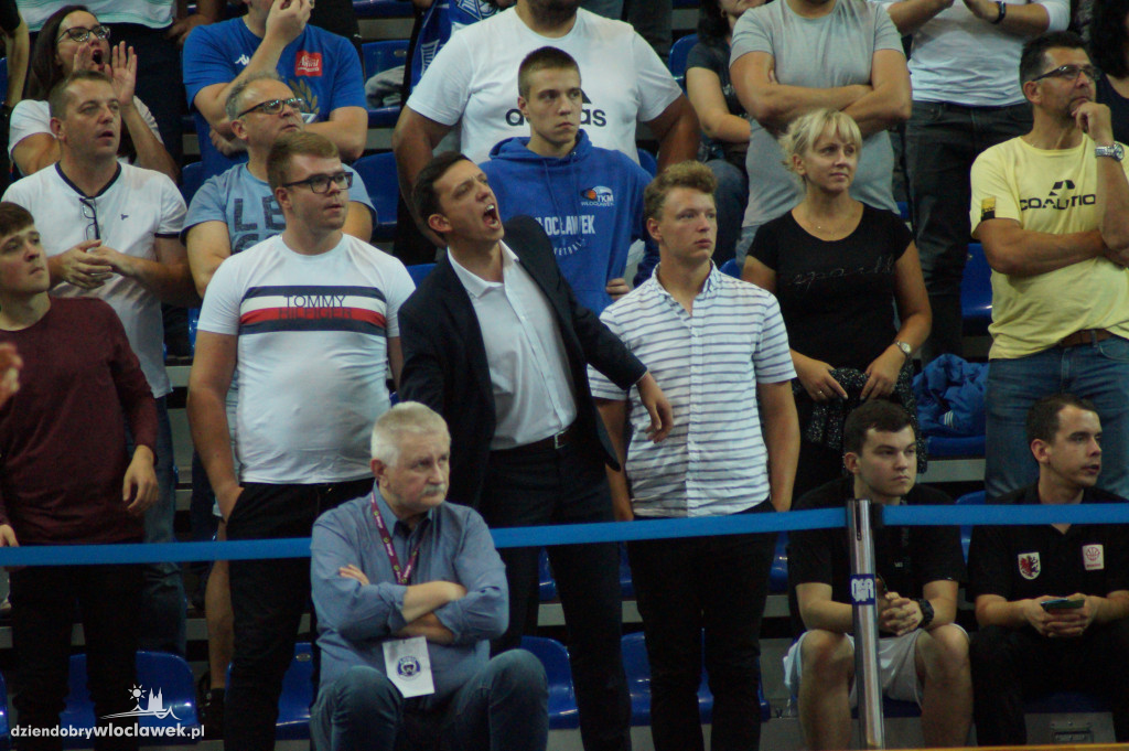 Kibice na meczu z Maccabi Tel Aviv
