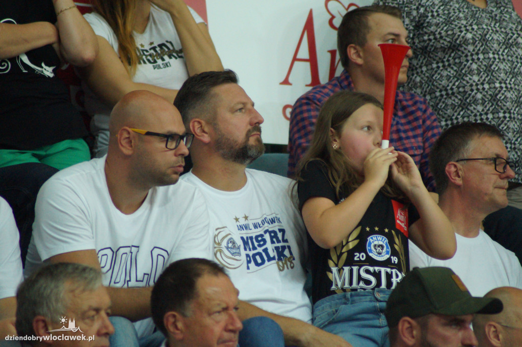 Kibice na meczu z Maccabi Tel Aviv