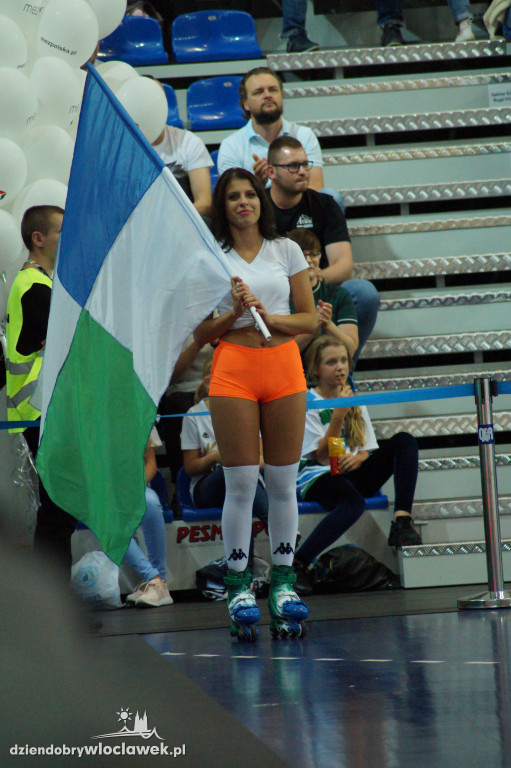 Cheerleaderki na meczu z Maccabi