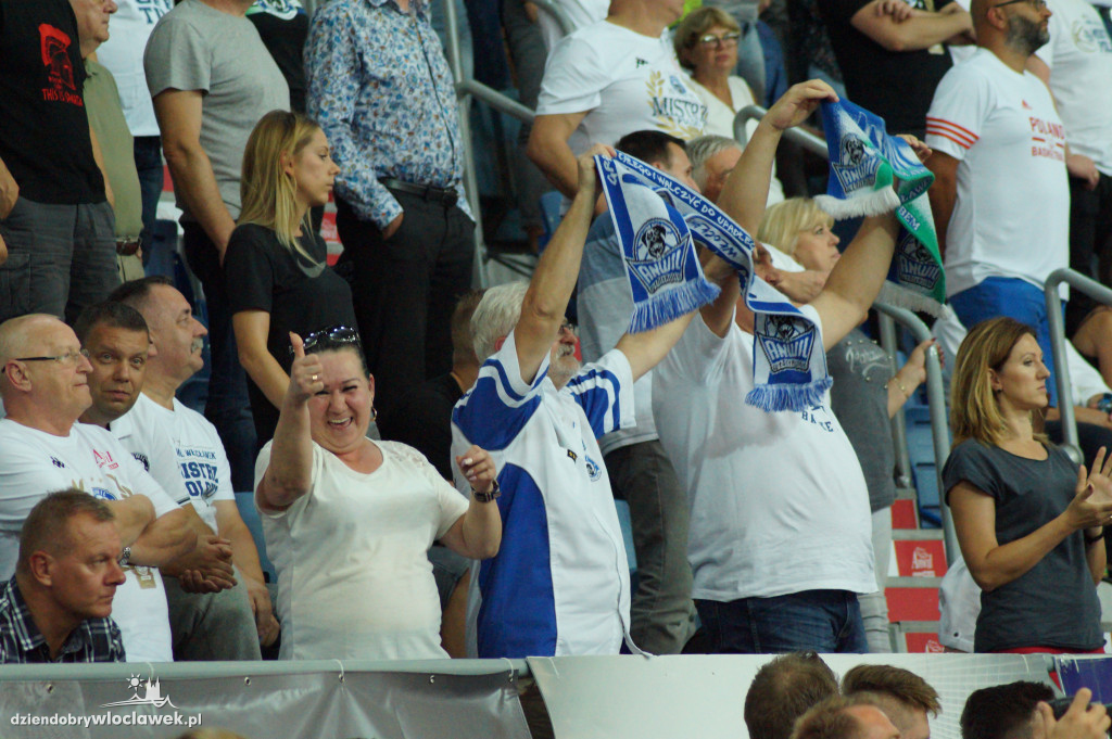 Kibice na meczu z Maccabi Tel Aviv