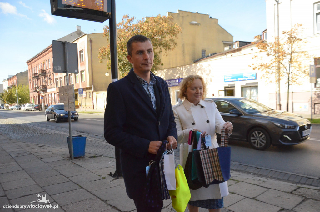 W MPK rozdali ekologiczne torby
