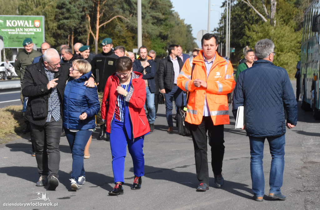 Antyterroryści odbijali przejęty autokar